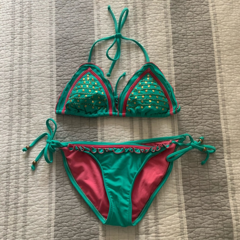 Ruffle bikini